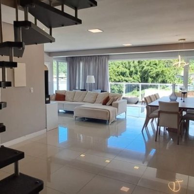 Cobertura com 162m², 3 quartos, 1 suíte, 2 garagens, no bairro Canasvieiras em Florianópolis