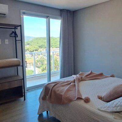 Cobertura com 162m², 3 quartos, 1 suíte, 2 garagens, no bairro Canasvieiras em Florianópolis