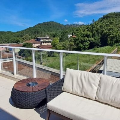 Cobertura com 162m², 3 quartos, 1 suíte, 2 garagens, no bairro Canasvieiras em Florianópolis