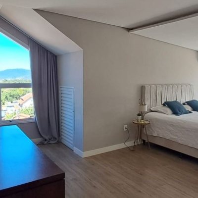 Cobertura com 162m², 3 quartos, 1 suíte, 2 garagens, no bairro Canasvieiras em Florianópolis