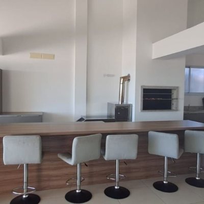 Cobertura com 162m², 3 quartos, 1 suíte, 2 garagens, no bairro Canasvieiras em Florianópolis