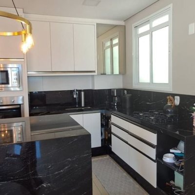 Cobertura com 162m², 3 quartos, 1 suíte, 2 garagens, no bairro Canasvieiras em Florianópolis