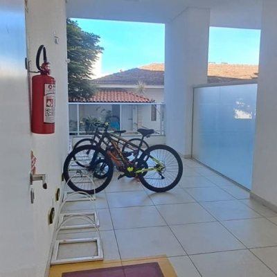 Cobertura com 162m², 3 quartos, 1 suíte, 2 garagens, no bairro Canasvieiras em Florianópolis