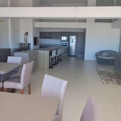 Cobertura com 162m², 3 quartos, 1 suíte, 2 garagens, no bairro Canasvieiras em Florianópolis