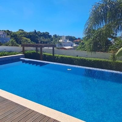 Cobertura com 162m², 3 quartos, 1 suíte, 2 garagens, no bairro Canasvieiras em Florianópolis