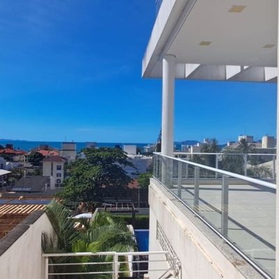 Cobertura com 162m², 3 quartos, 1 suíte, 2 garagens, no bairro Canasvieiras em Florianópolis