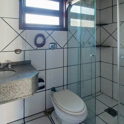Casa Residencial com 210m², 4 quartos (sendo 2 suítes), 3 garagens, no bairro Morro das Pedras em Florianópolis
