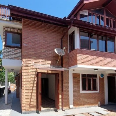 Casa Residencial com 210m², 4 quartos (sendo 2 suítes), 3 garagens, no bairro Morro das Pedras em Florianópolis