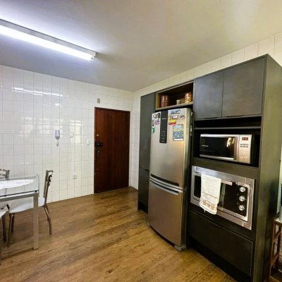 Apartamentos com 147m², 3 quartos (sendo 1 suíte), no bairro Coqueiros em Florianópolis