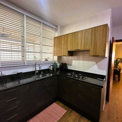 Apartamentos com 147m², 3 quartos (sendo 1 suíte), no bairro Coqueiros em Florianópolis