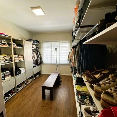 Apartamentos com 147m², 3 quartos (sendo 1 suíte), no bairro Coqueiros em Florianópolis