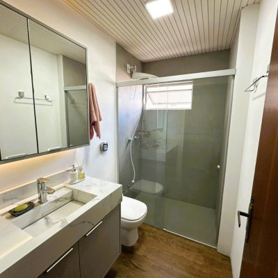 Apartamentos com 147m², 3 quartos (sendo 1 suíte), no bairro Coqueiros em Florianópolis