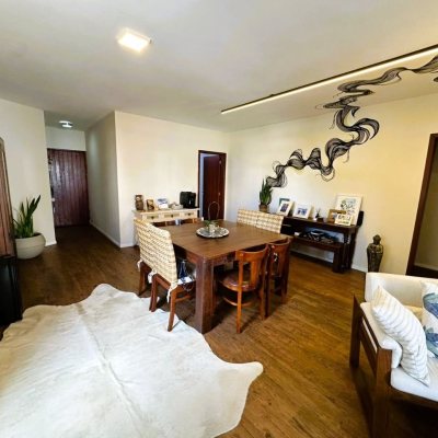 Apartamentos com 147m², 3 quartos (sendo 1 suíte), no bairro Coqueiros em Florianópolis