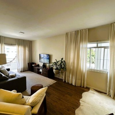 Apartamentos com 147m², 3 quartos (sendo 1 suíte), no bairro Coqueiros em Florianópolis