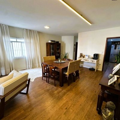 Apartamentos com 147m², 3 quartos (sendo 1 suíte), no bairro Coqueiros em Florianópolis