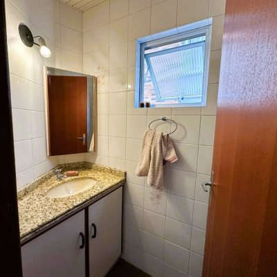 Apartamentos com 147m², 3 quartos (sendo 1 suíte), no bairro Coqueiros em Florianópolis