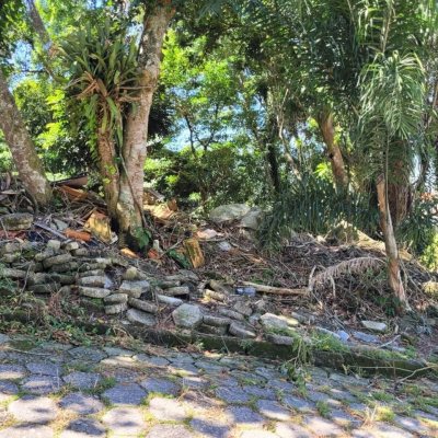 Terrenos Residenciais com 360m², no bairro Ponta De Baixo em São José