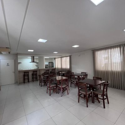 Apartamentos com 67m², 2 quartos (sendo 1 suíte), 1 garagem, no bairro Abraão em Florianópolis