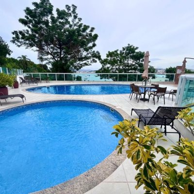 Apartamentos com 67m², 2 quartos (sendo 1 suíte), 1 garagem, no bairro Abraão em Florianópolis