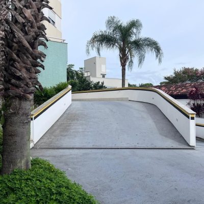 Apartamentos com 67m², 2 quartos (sendo 1 suíte), 1 garagem, no bairro Abraão em Florianópolis