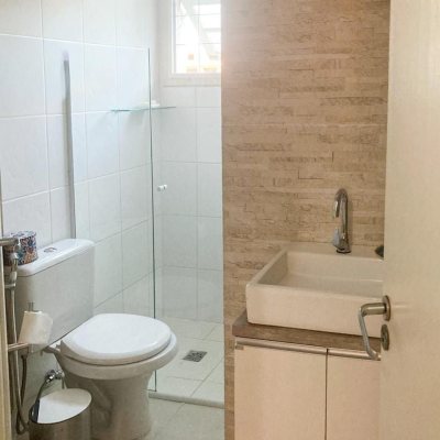 Casa Residencial com 239m², 5 quartos (sendo 1 suíte), 2 garagens, no bairro Carianos em Florianópolis