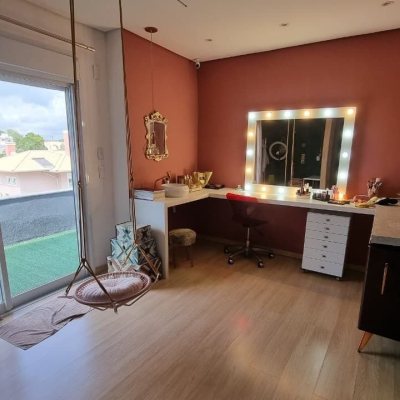 Casa em Condomínio com 138m², 3 quartos, 3 suítes, 2 garagens, no bairro Cachoeira Do Bom Jesus em Floranópolis