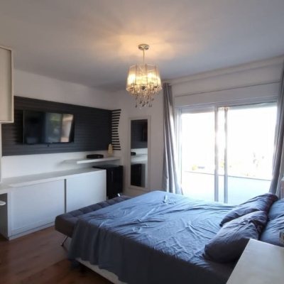 Casa em Condomínio com 138m², 3 quartos, 3 suítes, 2 garagens, no bairro Cachoeira Do Bom Jesus em Floranópolis