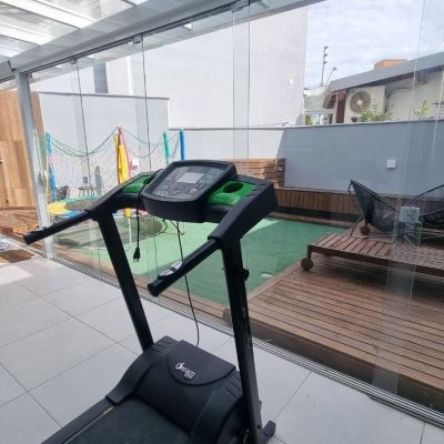 Casa em Condomínio com 138m², 3 quartos, 3 suítes, 2 garagens, no bairro Cachoeira Do Bom Jesus em Floranópolis