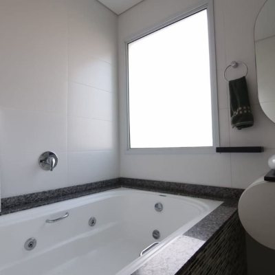 Casa em Condomínio com 138m², 3 quartos, 3 suítes, 2 garagens, no bairro Cachoeira Do Bom Jesus em Floranópolis