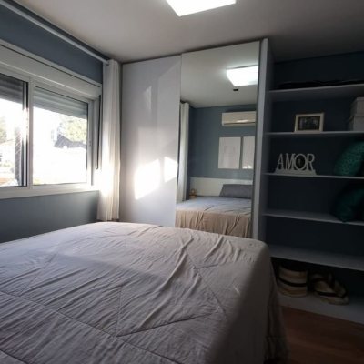 Casa em Condomínio com 138m², 3 quartos, 3 suítes, 2 garagens, no bairro Cachoeira Do Bom Jesus em Floranópolis