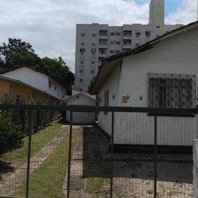 Terrenos Residenciais com 1000m², no bairro Trindade em Florianópolis