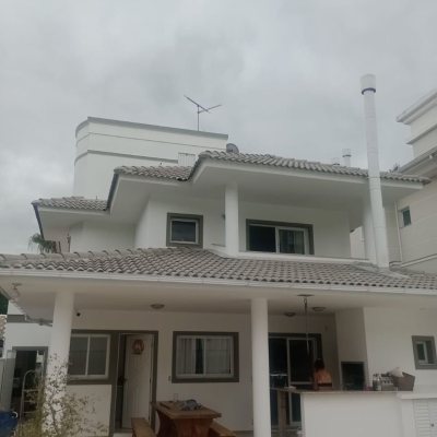 Casa Residencial com 239m², 3 quartos (sendo 1 suíte), 2 garagens, no bairro Pedra Branca em Palhoça
