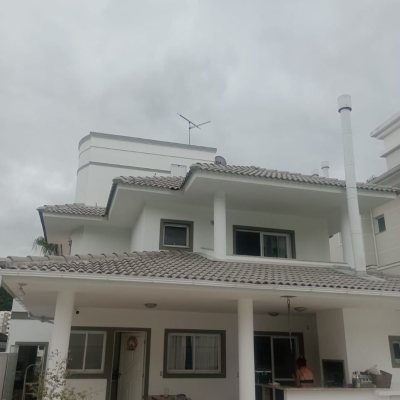 Casa Residencial com 239m², 3 quartos (sendo 1 suíte), 2 garagens, no bairro Pedra Branca em Palhoça