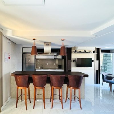 Apartamentos com 64m², 2 quartos (sendo 1 suíte), 2 garagens, no bairro Agronômica em Florianópolis