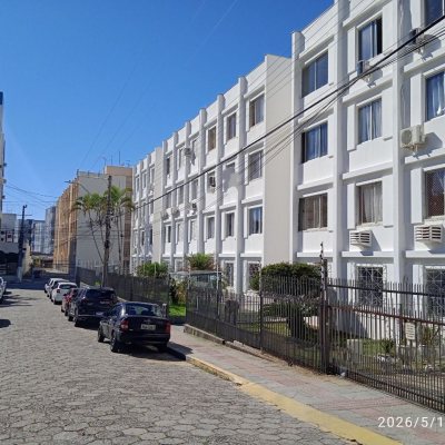 Apartamentos com 78m², 3 quartos (sendo 1 suíte), 1 garagem, no bairro Estreito em Florianópolis