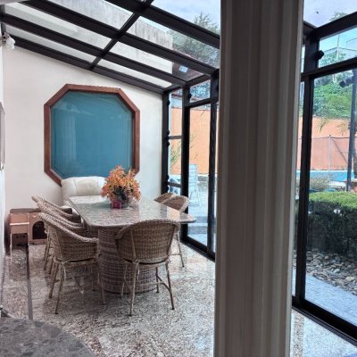 Casa Residencial com 640m², 5 quartos (sendo 5 suítes), 4 garagens, no bairro Itacorubi em Florianópolis