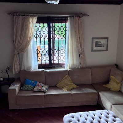 Casa Residencial com 640m², 5 quartos (sendo 5 suítes), 4 garagens, no bairro Itacorubi em Florianópolis