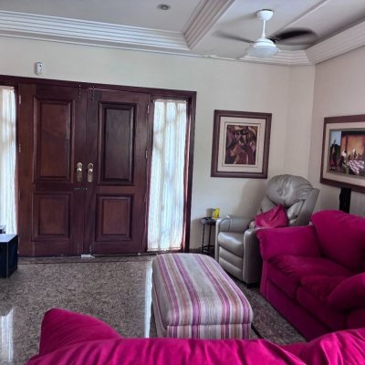 Casa Residencial com 640m², 5 quartos (sendo 5 suítes), 4 garagens, no bairro Itacorubi em Florianópolis