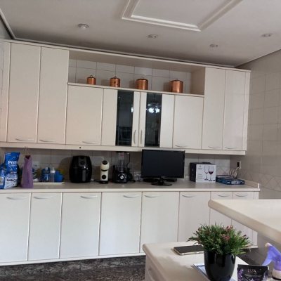 Casa Residencial com 640m², 5 quartos (sendo 5 suítes), 4 garagens, no bairro Itacorubi em Florianópolis