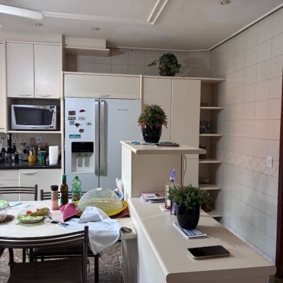 Casa Residencial com 640m², 5 quartos (sendo 5 suítes), 4 garagens, no bairro Itacorubi em Florianópolis