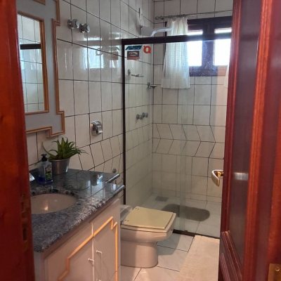 Casa Residencial com 640m², 5 quartos (sendo 5 suítes), 4 garagens, no bairro Itacorubi em Florianópolis