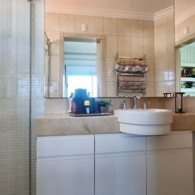 Casa Residencial com 409m², 4 quartos (sendo 4 suítes), 4 garagens, no bairro Carvoeira em Florianópolis