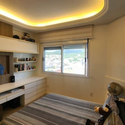 Casa Residencial com 409m², 4 quartos (sendo 4 suítes), 4 garagens, no bairro Carvoeira em Florianópolis