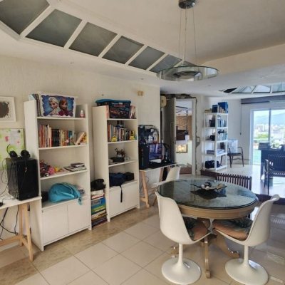 Casa Residencial com 409m², 4 quartos (sendo 4 suítes), 4 garagens, no bairro Carvoeira em Florianópolis
