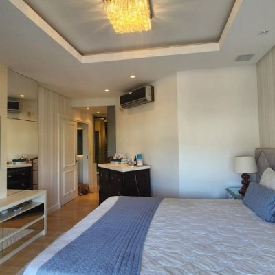 Casa Residencial com 409m², 4 quartos (sendo 4 suítes), 4 garagens, no bairro Carvoeira em Florianópolis