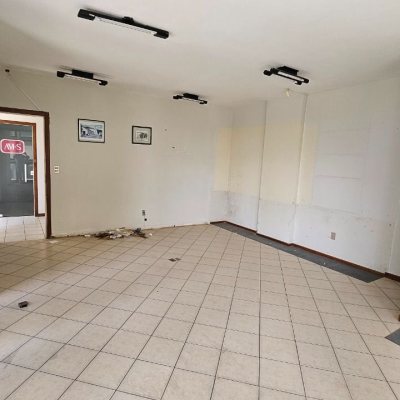 Sala com 32m², no bairro Centro em Florianópolis