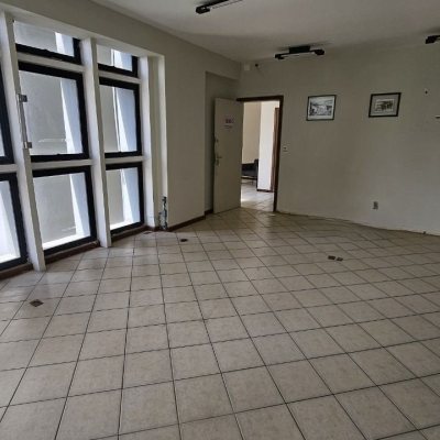 Sala com 32m², no bairro Centro em Florianópolis