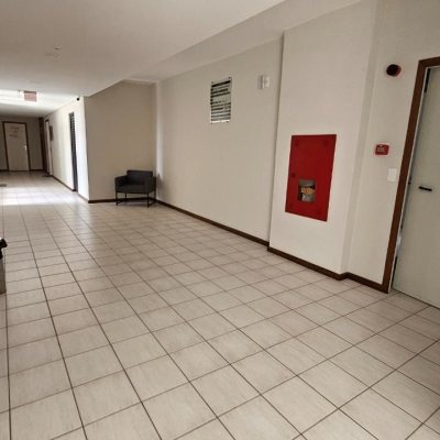 Sala com 32m², no bairro Centro em Florianópolis