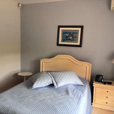 Casa Residencial com 240m², 3 quartos (sendo 1 suíte), 2 garagens, no bairro Córrego Grande em Florianópolis