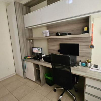 Casa Residencial com 339m², 3 quartos (sendo 3 suítes), 3 garagens, no bairro Santa Mônica em Florianópolis